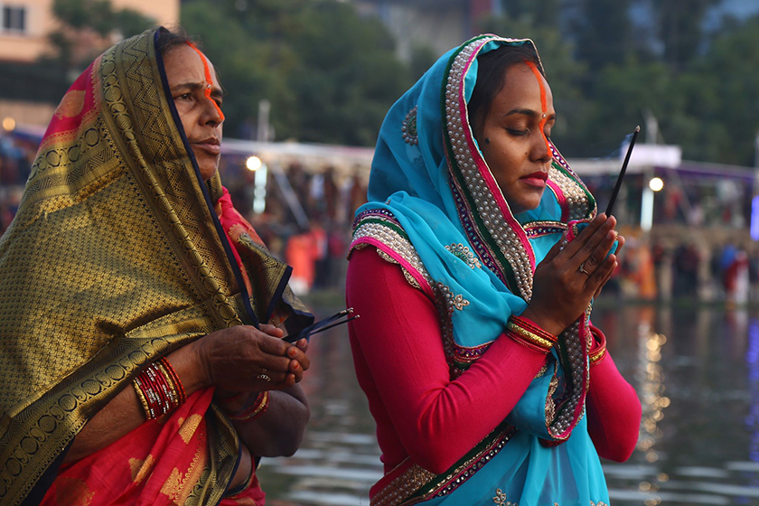 उदाउँदो सूर्यलाई अर्ध्य दिई छठ पर्व सम्पन्न